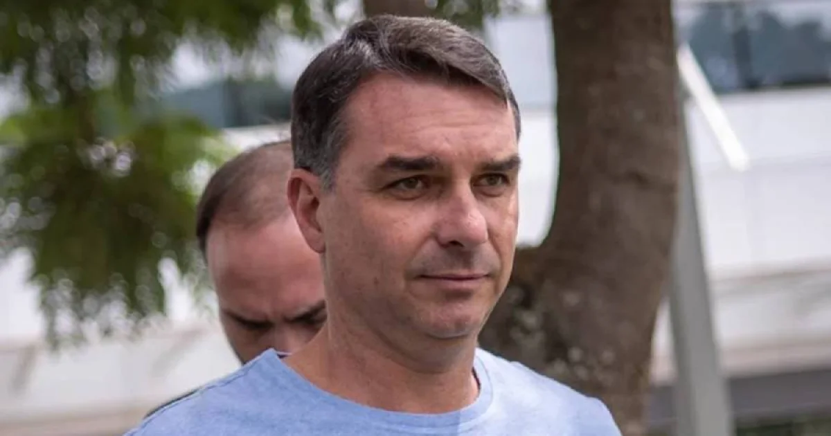 Flávio Bolsonaro anuncia nova decisão e movimenta o cenário político nacional
