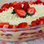 Pavê de Creme de Ninho com Morango e Brigadeiro de Ninho
